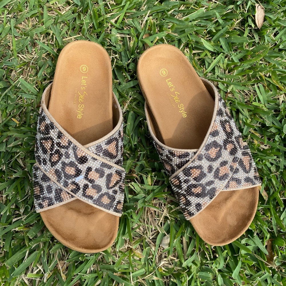 Trendy Leopard Slides